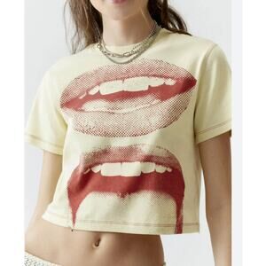 Urban Outfitters Lips Graphic Boxy Baby Tee Size Medium